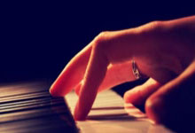 雷加内斯遭遇失利，联赛前景黯淡：一场风暴中的挣扎与反思